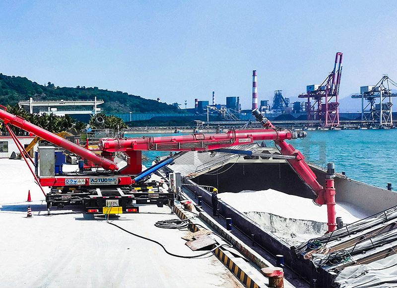 800-5,000 DWT 150-500t / h เครื่องขนถ่ายสกรูแบบติดตั้งบนยานพาหนะ